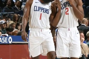 开云体育APP注册登录-哈登与70激战掘金分钟，表现优异胜负难料！，哈兰德焦点对战再创辉煌时刻(76人交易哈登筹码)