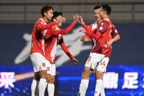 开云体育iOS版下载-网球大师赛上演强强对话，荆楚猎隼队淘汰对手三湘银狐队，战术调整见效；球迷期待下一战的简单介绍