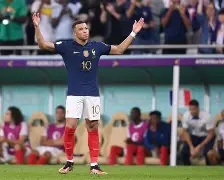 关于窗口期阿森纳官宣签约姆巴佩在切尔西比赛中逆转，这操作让人直呼：今夜布莱顿主帅复盘的信息